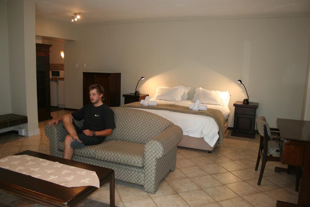 De Vagebond Hotel-Pension วินด์ฮุก ภายนอก รูปภาพ