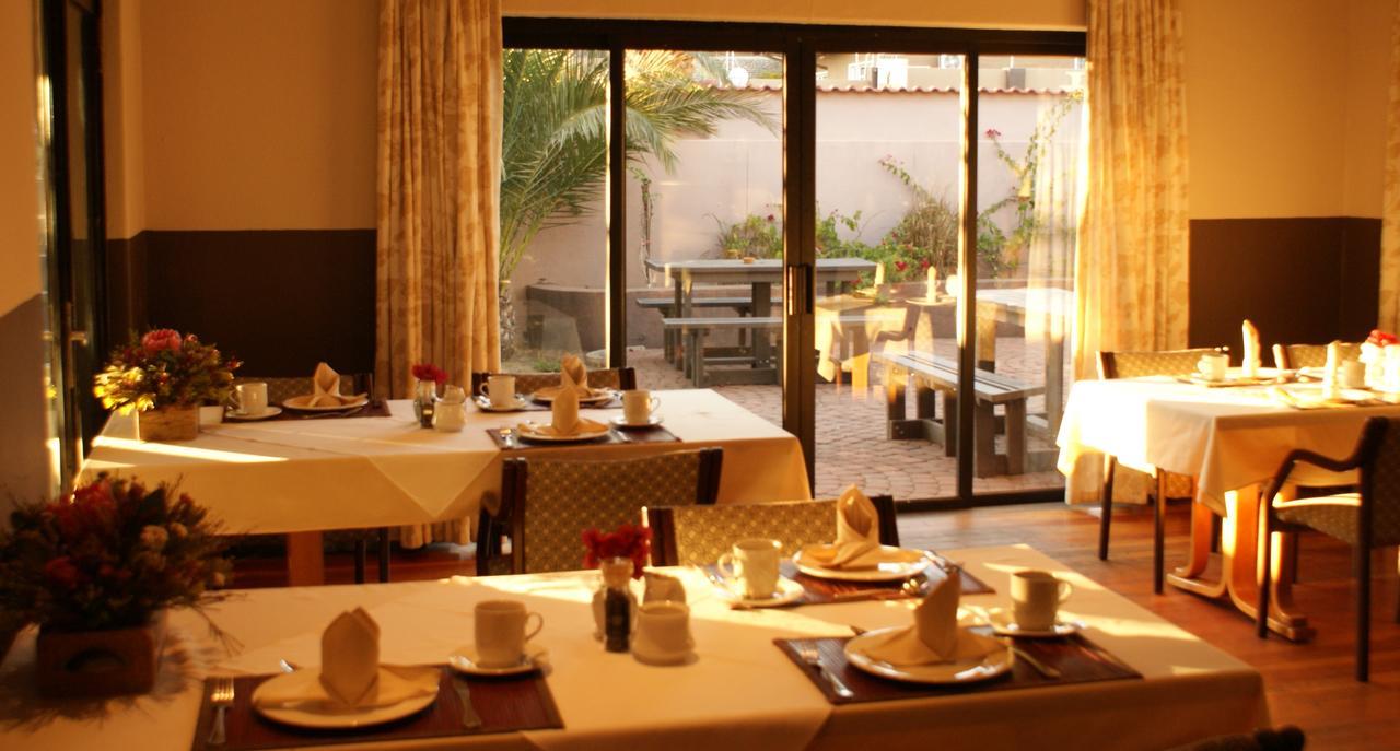 De Vagebond Hotel-Pension วินด์ฮุก ภายนอก รูปภาพ